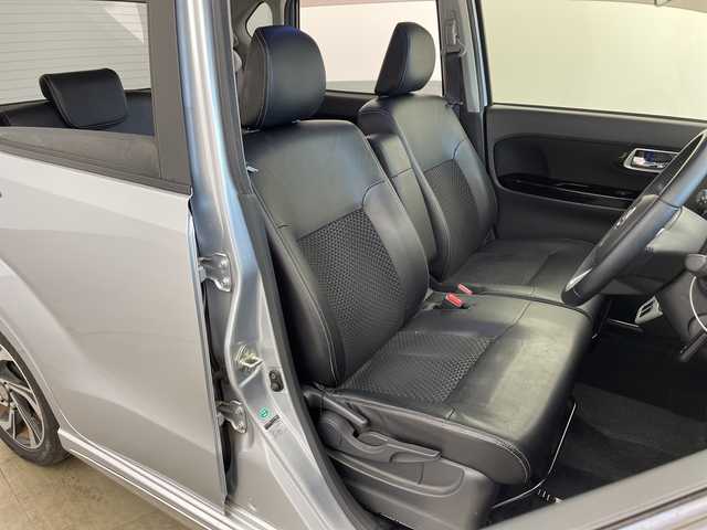 ダイハツ ムーヴ カスタム RS ハイパーLTD SAⅢ 滋賀県 2019(令1)年 6.4万km ブラックマイカメタリック/ブライトシルバーメタリック 2トーン ・純正ナビ/Bluetooth/CD/DVD/TV/SD/・全方位カメラ/・ビルトインETC/・スマートアシストIII/衝突回避支援ブレーキ機能/衝突警報機能/誤発進抑制制御機能（前方・後方）/オートハイビーム/先行車発進お知らせ機能/車線はみ出し警報/・ハーフレザーシート/・シートヒーター/・ドライブレコーダー/・ＬＥＤヘッドライト/・純正15インチアルミホイール/・純正フロアマット/・スマートキー