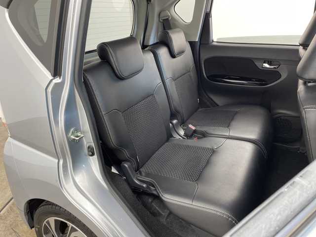 ダイハツ ムーヴ カスタム RS ハイパーLTD SAⅢ 滋賀県 2019(令1)年 6.4万km ブラックマイカメタリック/ブライトシルバーメタリック 2トーン ・純正ナビ/Bluetooth/CD/DVD/TV/SD/・全方位カメラ/・ビルトインETC/・スマートアシストIII/衝突回避支援ブレーキ機能/衝突警報機能/誤発進抑制制御機能（前方・後方）/オートハイビーム/先行車発進お知らせ機能/車線はみ出し警報/・ハーフレザーシート/・シートヒーター/・ドライブレコーダー/・ＬＥＤヘッドライト/・純正15インチアルミホイール/・純正フロアマット/・スマートキー