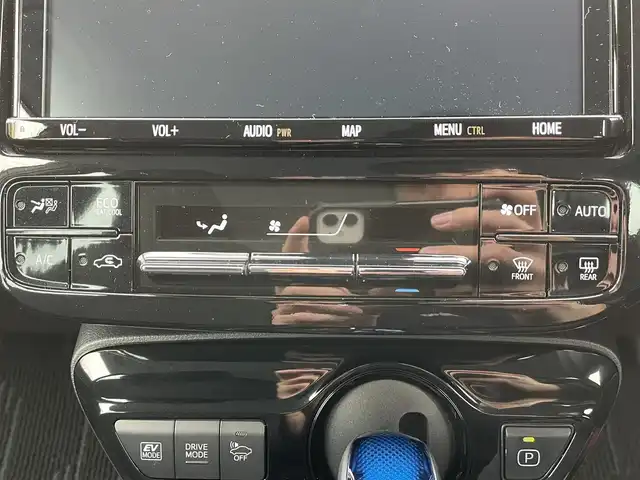 トヨタ プリウス S 千葉県 2020(令2)年 3.9万km アティチュードブラックマイカ TRDエアロ(F/S/R)/RAYS18インチアルミホイール/純正9インチSDナビ【NSZT-Y68T】/・CD/DVD/MSV/Bluetooth/フルセグ/バックカメラ/トヨタセーフティーセンス/・プリクラッシュセーフティー/・レーンキープアシスト/・パーキングサポートブレーキ/・レーダークルーズコントロール/・オートマチックハイビーム/社外デジタルインナーミラー型ドラレコ/スマートキー/前後コーナーセンサー/純正LEDヘッドライト/フォグランプ/ビルトインETC2.0/本革巻きステアリング/サイド＆カーテンエアバッグ/新車時保証書＆取扱説明書