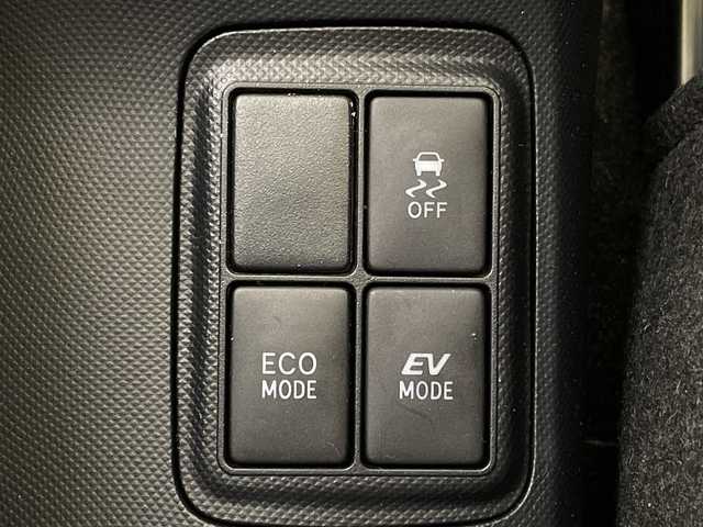 トヨタ アクア S 神奈川県 2015(平27)年 3万km スーパーホワイトⅡ 純正SDナビゲーション【NSCP-W64】/AM FM Bluetooth　AUX/ワンセグ/バックカメラ/ドライブレコーダー/純正フロアマット/ステアリングスイッチ/デジタルインナーミラー/プッシュスタート/スマートキー/保証書/オートライト/ドアバイザー/電動格納ミラー/ウィンカーミラー/ABS/横滑り防止装置/盗難防止装置/eco mode/EVmode