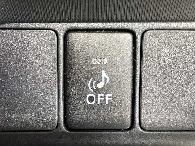 トヨタ アクア S 神奈川県 2015(平27)年 3万km スーパーホワイトⅡ 純正SDナビゲーション【NSCP-W64】/AM FM Bluetooth　AUX/ワンセグ/バックカメラ/ドライブレコーダー/純正フロアマット/ステアリングスイッチ/デジタルインナーミラー/プッシュスタート/スマートキー/保証書/オートライト/ドアバイザー/電動格納ミラー/ウィンカーミラー/ABS/横滑り防止装置/盗難防止装置/eco mode/EVmode