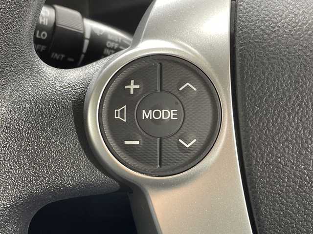 トヨタ アクア S 神奈川県 2015(平27)年 3万km スーパーホワイトⅡ 純正SDナビゲーション【NSCP-W64】/AM FM Bluetooth　AUX/ワンセグ/バックカメラ/ドライブレコーダー/純正フロアマット/ステアリングスイッチ/デジタルインナーミラー/プッシュスタート/スマートキー/保証書/オートライト/ドアバイザー/電動格納ミラー/ウィンカーミラー/ABS/横滑り防止装置/盗難防止装置/eco mode/EVmode