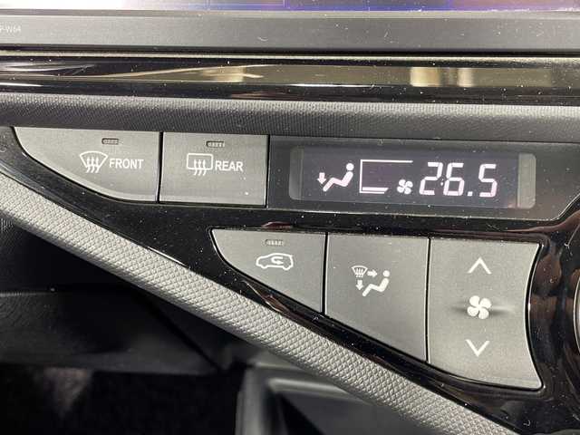 トヨタ アクア S 神奈川県 2015(平27)年 3万km スーパーホワイトⅡ 純正SDナビゲーション【NSCP-W64】/AM FM Bluetooth　AUX/ワンセグ/バックカメラ/ドライブレコーダー/純正フロアマット/ステアリングスイッチ/デジタルインナーミラー/プッシュスタート/スマートキー/保証書/オートライト/ドアバイザー/電動格納ミラー/ウィンカーミラー/ABS/横滑り防止装置/盗難防止装置/eco mode/EVmode