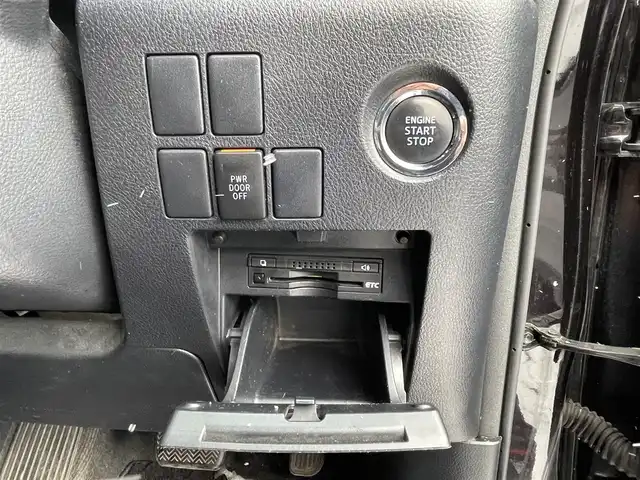 トヨタ ヴェルファイア Z Aエディション 道央・札幌 2015(平27)年 14.7万km バーニングブラッククリスタルシャインガラスフレーク (株)IDOMが運営する【じしゃロン札幌豊平店】の自社ローン対象車両になります。こちらは現金ご利用時の価格です。/自社ローンご希望の方は別途その旨お申付け下さい。/プッシュスタート/純正ナビ・フルセグTV/バックカメラ/フリップダウンモニター/両側パワースライドドア/ETC