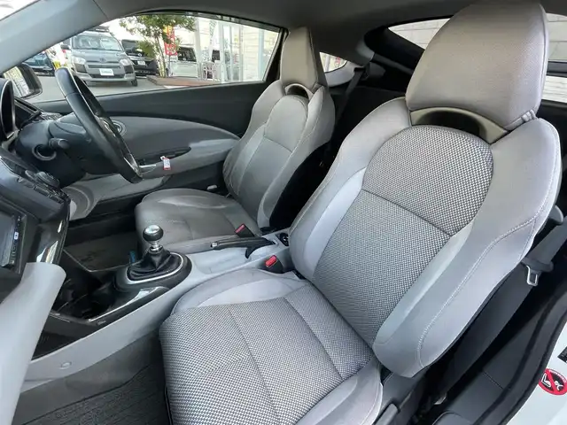 ホンダ ＣＲ－Ｚ α 群馬県 2010(平22)年 8.4万km プレミアムホワイトパール 6速MT/カロッツェリアナビ/CD・DVD・SD/Bluetooth・フルセグ/ETC/クルーズコントロール/横滑り防止装置/アイドリングストップ/純正アルミホイール/純正フロアマット/スマートキー×2