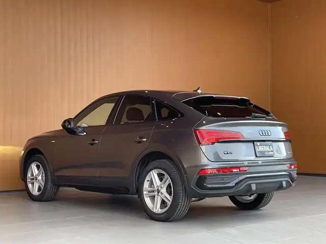 アウディ アウディ Ｑ５ 40TDIクワトロ Sライン 愛知県 2022(令4)年 1.5万km デイトナグレーパールエフェクト Sラインプラスパッケージ/全席シートヒーター/ブラックスタイリングパッケージ/マトリクスLEDヘッドライト/純正ナビ 360°カメラ/カープレイ/ACC/アウディプレセンス/パワーバックドア/アドバンストキー/純正19インチAW/ETC2.0