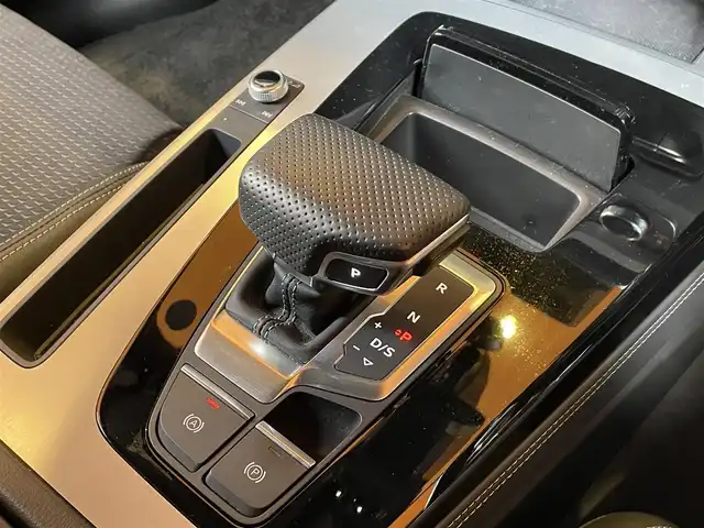 アウディ アウディ Ｑ５ 40TDIクワトロ Sライン 愛知県 2022(令4)年 1.5万km デイトナグレーパールエフェクト Sラインプラスパッケージ/全席シートヒーター/ブラックスタイリングパッケージ/マトリクスLEDヘッドライト/純正ナビ 360°カメラ/カープレイ/ACC/アウディプレセンス/パワーバックドア/アドバンストキー/純正19インチAW/ETC2.0