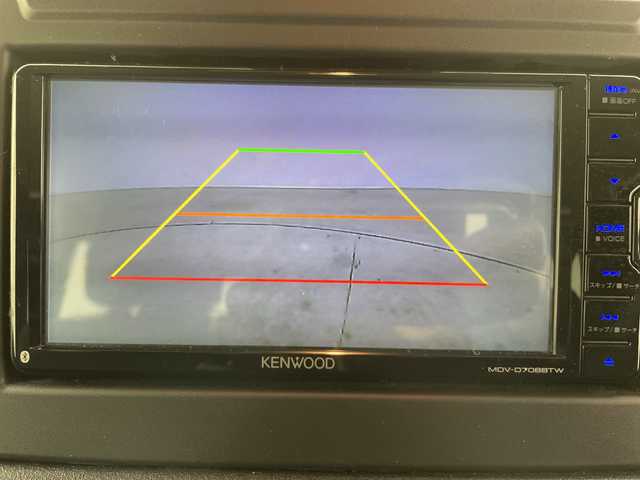 スズキ ジムニー XC 道央・札幌 2022(令4)年 1.7万km ミディアムグレー ・４ＷＤ　/スズキ セーフティ サポート/・デュアルセンサーブレーキサポート/・社外ナビ/・フルセグTV/BT/DVD/・バックカメラ　/・クルーズコントロール　/・シートヒーター　/・ＥＴＣ　/・ダウンヒルアシストコントロール　/・横滑り防止装置　/・レーンキープアシスト　/・オートライト　/・ＬＥＤヘッドライト　/・プッシュスタート/・社外AW付スタッドレスタイヤ積込