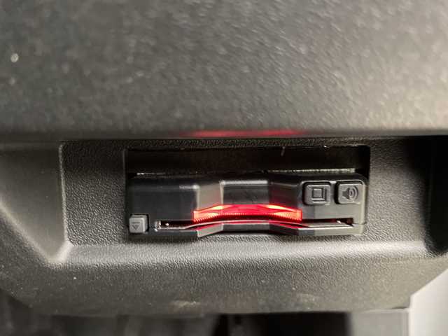 スズキ ジムニー XC 道央・札幌 2022(令4)年 1.7万km ミディアムグレー ・４ＷＤ　/スズキ セーフティ サポート/・デュアルセンサーブレーキサポート/・社外ナビ/・フルセグTV/BT/DVD/・バックカメラ　/・クルーズコントロール　/・シートヒーター　/・ＥＴＣ　/・ダウンヒルアシストコントロール　/・横滑り防止装置　/・レーンキープアシスト　/・オートライト　/・ＬＥＤヘッドライト　/・プッシュスタート/・社外AW付スタッドレスタイヤ積込