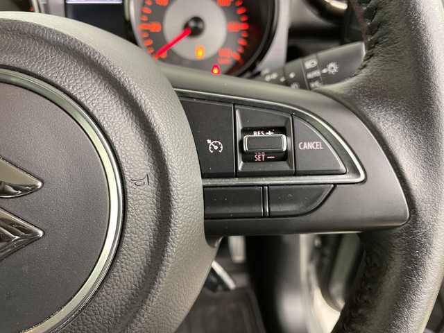 スズキ ジムニー XC 道央・札幌 2022(令4)年 1.7万km ミディアムグレー ・４ＷＤ　/スズキ セーフティ サポート/・デュアルセンサーブレーキサポート/・社外ナビ/・フルセグTV/BT/DVD/・バックカメラ　/・クルーズコントロール　/・シートヒーター　/・ＥＴＣ　/・ダウンヒルアシストコントロール　/・横滑り防止装置　/・レーンキープアシスト　/・オートライト　/・ＬＥＤヘッドライト　/・プッシュスタート/・社外AW付スタッドレスタイヤ積込