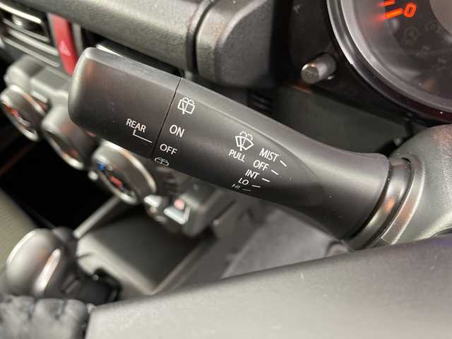 スズキ ジムニー XC 道央・札幌 2022(令4)年 1.7万km ミディアムグレー ・４ＷＤ　/スズキ セーフティ サポート/・デュアルセンサーブレーキサポート/・社外ナビ/・フルセグTV/BT/DVD/・バックカメラ　/・クルーズコントロール　/・シートヒーター　/・ＥＴＣ　/・ダウンヒルアシストコントロール　/・横滑り防止装置　/・レーンキープアシスト　/・オートライト　/・ＬＥＤヘッドライト　/・プッシュスタート/・社外AW付スタッドレスタイヤ積込