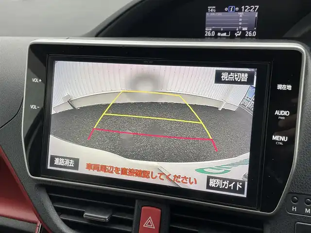トヨタ ヴォクシー ZS 熊本県 2018(平30)年 2.7万km ホワイトパールクリスタルシャイン 純正ナビ/・AM/FM/CD/DVD/SD/BT/・フルセグTV/バックカメラ/トヨタセーフティセンス/・レーンディパーチャーアラート/・先行車発進お知らせ機能/・横滑り防止機能/・衝突被害軽減システム/・オートマチックハイビーム/クルーズコントロール/オートライト/・LEDライト/・フォグランプ/電動格納ミラー/・ウィンカーミラー/ETC2.0/純正ドライブレコーダー（前方）/MODELISTAフルエアロ/純正後席用モニター/ドアバイザー/純正フロアマット/純正アルミホイール/スマートキー/・スペアキー