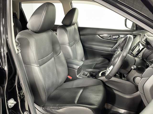 日産 エクストレイル 20Xi 広島県 2019(平31)年 6.1万km ダイヤモンドブラック 純正ナビ　/アラウンドビューモニター　/デジタルインナーミラー　/クルーズコントロール　/電動リアゲート　/レーンキープ　/衝突軽減　/ミラーヒーター　/コーナーセンサー　/ＥＴＣ　/ドラレコ　/ＬＥＤヘッドライト　/フォグ/純正18インチアルミホイール（225/60/R 18）/エアバック（運転席/助手席）