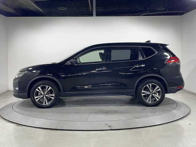 日産 エクストレイル 20Xi 広島県 2019(平31)年 6.1万km ダイヤモンドブラック 純正ナビ　/アラウンドビューモニター　/デジタルインナーミラー　/クルーズコントロール　/電動リアゲート　/レーンキープ　/衝突軽減　/ミラーヒーター　/コーナーセンサー　/ＥＴＣ　/ドラレコ　/ＬＥＤヘッドライト　/フォグ/純正18インチアルミホイール（225/60/R 18）/エアバック（運転席/助手席）