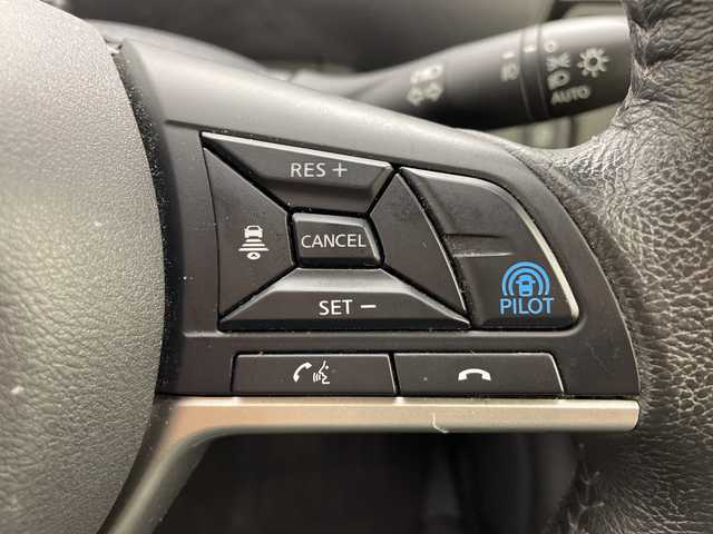 日産 セレナ ハイウェイスター V 鹿児島県 2020(令2)年 4.7万km ブリリアントホワイトパール 純正7型ナビ(AM/FM/CD/DVD/BT)　BSM 追従クルーズコントロール　前後ドライブレコーダー　全方位カメラ　ETC　パーキングアシスト　オートハイビーム　両側パワースライドドア　エマージェンシーブレーキ　ロードサインアシスト