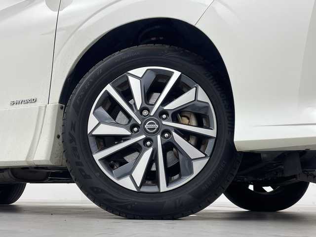 日産 セレナ ハイウェイスター V 鹿児島県 2020(令2)年 4.7万km ブリリアントホワイトパール 純正7型ナビ(AM/FM/CD/DVD/BT)　BSM 追従クルーズコントロール　前後ドライブレコーダー　全方位カメラ　ETC　パーキングアシスト　オートハイビーム　両側パワースライドドア　エマージェンシーブレーキ　ロードサインアシスト