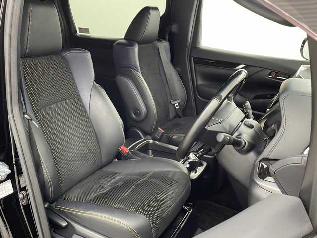 トヨタ ヴェルファイア Z Aエディション ゴールデンアイズ 福岡県 2017(平29)年 5.4万km ブラック ディーラーOP/メモリナビ/CD DVD BT フルセグTV/フリップダウンモニター/両側パワースライドドア/ハーフレザーシート/クリアランスソナー/クルーズコントロール/パワーバックドア/オットマン/スマートキー/ETC/LEDヘッドライト