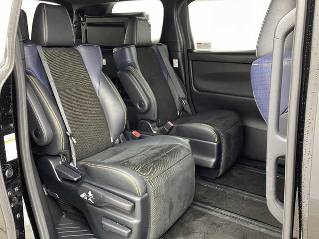 トヨタ ヴェルファイア Z Aエディション ゴールデンアイズ 福岡県 2017(平29)年 5.4万km ブラック ディーラーOP/メモリナビ/CD DVD BT フルセグTV/フリップダウンモニター/両側パワースライドドア/ハーフレザーシート/クリアランスソナー/クルーズコントロール/パワーバックドア/オットマン/スマートキー/ETC/LEDヘッドライト