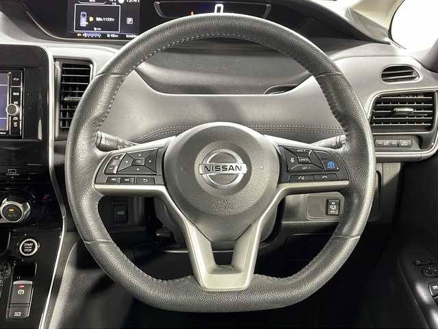 日産 セレナ ハイウェイスター V 広島県 2019(令1)年 5.5万km アズライトブルー プロパイロット/純正ナビ/・Bluetooth接続/・CD/DVD再生機能/・フルセグテレビ/後席フリップダウンモニター/両側パワースライドドア/アラウンドビューモニター/全方位運転支援システム/・インテリジェントエマージェンシーブレーキ/・踏み間違い防止アシスト/・車線逸脱防止支援システム/クルーズコントロール/ブラインドスポットモニター/アダプティブLEDヘッドライト/前後コーナーセンサー/ETC/ドライブレコーダー/純正16インチアルミホイール