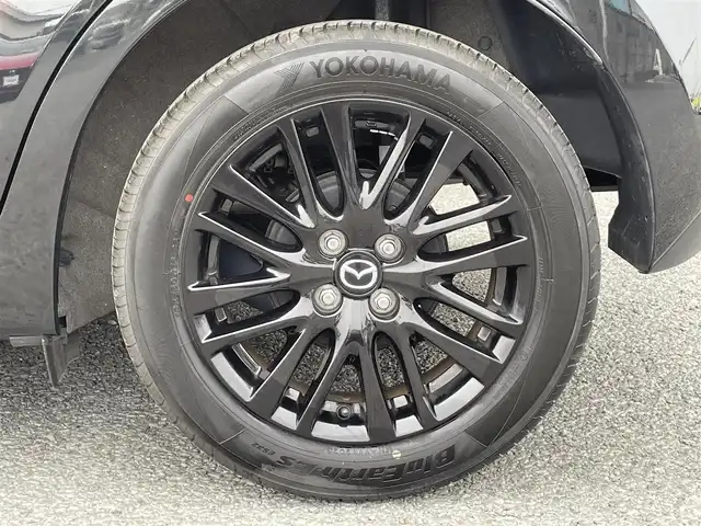 マツダ マツダ２ XD ブラックトーンエディション 茨城県 2022(令4)年 4.2万km ジェットブラックマイカ 改良後モデル/8/8インチナビ/革巻きステアリング/レーダークルーズコントロール/アップルカープレイ/ヘッドアップディスプレイ/BSM/プッシュスタート/フルセグテレビ/ETC/コーナーセンサー/LEDヘッドライト