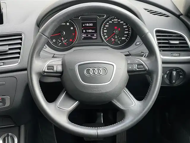 アウディ Ｑ３ 2．0 TFSI クワトロ 山梨県 2014(平26)年 3.9万km 白 純正ＭＭＩナビ/バックカメラ/コンフォートアクセス/オートライト/キセノンヘッドライト/Ｂｌｕｅｔｏｏｔｈ/前後コーナーセンサー/純正１８インチＡＷ/横滑り防止/アイドリングストップ/フルセグTV/禁煙車/保証書