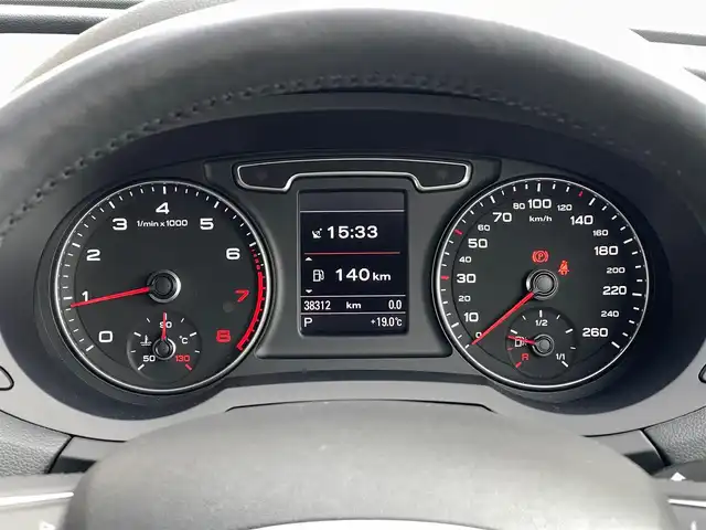 アウディ Ｑ３ 2．0 TFSI クワトロ 山梨県 2014(平26)年 3.9万km 白 純正ＭＭＩナビ/バックカメラ/コンフォートアクセス/オートライト/キセノンヘッドライト/Ｂｌｕｅｔｏｏｔｈ/前後コーナーセンサー/純正１８インチＡＷ/横滑り防止/アイドリングストップ/フルセグTV/禁煙車/保証書