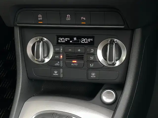 アウディ Ｑ３ 2．0 TFSI クワトロ 山梨県 2014(平26)年 3.9万km 白 純正ＭＭＩナビ/バックカメラ/コンフォートアクセス/オートライト/キセノンヘッドライト/Ｂｌｕｅｔｏｏｔｈ/前後コーナーセンサー/純正１８インチＡＷ/横滑り防止/アイドリングストップ/フルセグTV/禁煙車/保証書