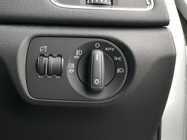 アウディ Ｑ３ 2．0 TFSI クワトロ 山梨県 2014(平26)年 3.9万km 白 純正ＭＭＩナビ/バックカメラ/コンフォートアクセス/オートライト/キセノンヘッドライト/Ｂｌｕｅｔｏｏｔｈ/前後コーナーセンサー/純正１８インチＡＷ/横滑り防止/アイドリングストップ/フルセグTV/禁煙車/保証書