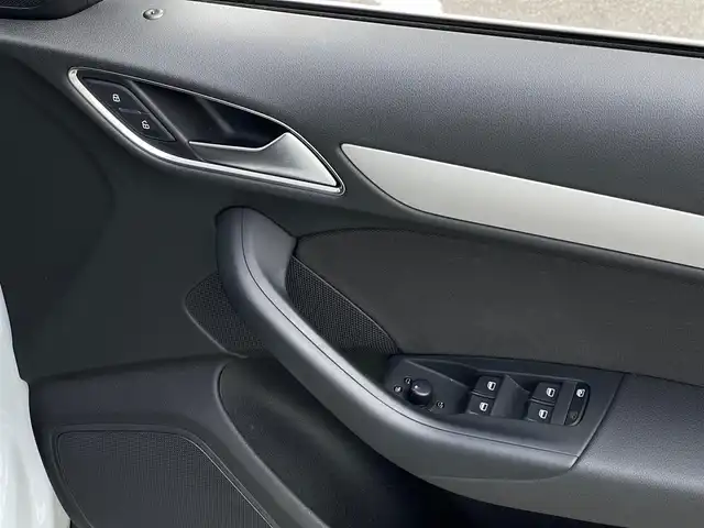 アウディ Ｑ３ 2．0 TFSI クワトロ 山梨県 2014(平26)年 3.9万km 白 純正ＭＭＩナビ/バックカメラ/コンフォートアクセス/オートライト/キセノンヘッドライト/Ｂｌｕｅｔｏｏｔｈ/前後コーナーセンサー/純正１８インチＡＷ/横滑り防止/アイドリングストップ/フルセグTV/禁煙車/保証書