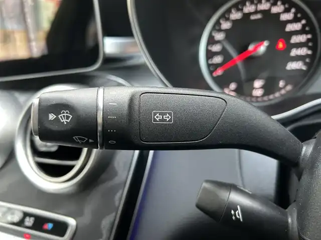 メルセデス・ベンツ Ｃ２２０ｄ アバンギャルド　AMGライン 宮城県 2019(令1)年 2.6万km グレー 登録時走行距離25940km/禁煙車/純正ナビ/・フルセグTV／Bluetooth／/USB／Apple CarPlay／Android Auto/バックカメラ /ビルトインETC/ブラインドスポットモニター/前席シートヒーター/メモリーシート/前方ドライブレコーダー/レザーシート/レーンキープアシスト/ステアリングアシスト/パーキングセンサー/パドルシフト/アダプティブクルーズコントロール/前後ソナー/パワーバックドア/アイドリングストップ/ステアリングスイッチ/電動パーキングブレーキ/LEDヘッドライト/オートライト/プッシュスタート/スマートキー