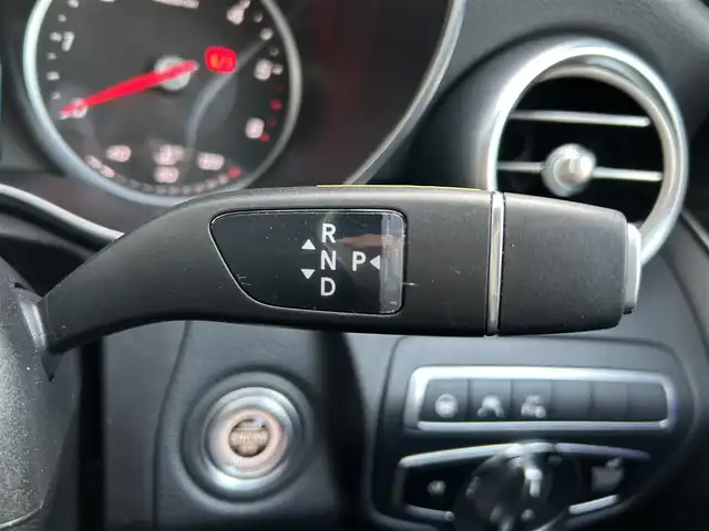 メルセデス・ベンツ Ｃ２２０ｄ アバンギャルド　AMGライン 宮城県 2019(令1)年 2.6万km グレー 登録時走行距離25940km/禁煙車/純正ナビ/・フルセグTV／Bluetooth／/USB／Apple CarPlay／Android Auto/バックカメラ /ビルトインETC/ブラインドスポットモニター/前席シートヒーター/メモリーシート/前方ドライブレコーダー/レザーシート/レーンキープアシスト/ステアリングアシスト/パーキングセンサー/パドルシフト/アダプティブクルーズコントロール/前後ソナー/パワーバックドア/アイドリングストップ/ステアリングスイッチ/電動パーキングブレーキ/LEDヘッドライト/オートライト/プッシュスタート/スマートキー