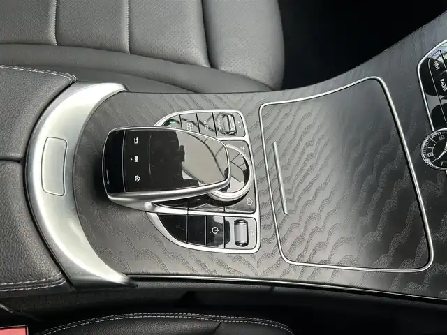 メルセデス・ベンツ Ｃ２２０ｄ アバンギャルド　AMGライン 宮城県 2019(令1)年 2.6万km グレー 登録時走行距離25940km/禁煙車/純正ナビ/・フルセグTV／Bluetooth／/USB／Apple CarPlay／Android Auto/バックカメラ /ビルトインETC/ブラインドスポットモニター/前席シートヒーター/メモリーシート/前方ドライブレコーダー/レザーシート/レーンキープアシスト/ステアリングアシスト/パーキングセンサー/パドルシフト/アダプティブクルーズコントロール/前後ソナー/パワーバックドア/アイドリングストップ/ステアリングスイッチ/電動パーキングブレーキ/LEDヘッドライト/オートライト/プッシュスタート/スマートキー