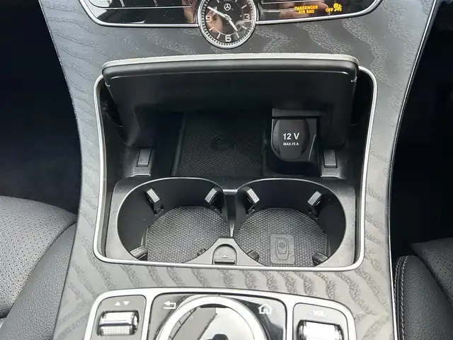 メルセデス・ベンツ Ｃ２２０ｄ アバンギャルド　AMGライン 宮城県 2019(令1)年 2.6万km グレー 登録時走行距離25940km/禁煙車/純正ナビ/・フルセグTV／Bluetooth／/USB／Apple CarPlay／Android Auto/バックカメラ /ビルトインETC/ブラインドスポットモニター/前席シートヒーター/メモリーシート/前方ドライブレコーダー/レザーシート/レーンキープアシスト/ステアリングアシスト/パーキングセンサー/パドルシフト/アダプティブクルーズコントロール/前後ソナー/パワーバックドア/アイドリングストップ/ステアリングスイッチ/電動パーキングブレーキ/LEDヘッドライト/オートライト/プッシュスタート/スマートキー