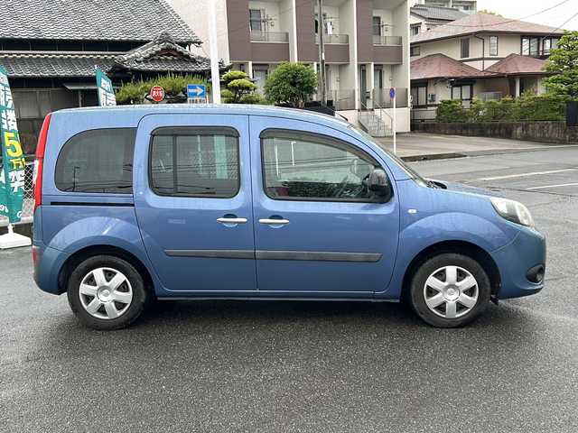 ルノー カングー ゼン 愛知県 2017(平29)年 5.5万km ブルーエトワールM /禁煙車/正規ディーラー車//ワンオーナー//社外ナビ・フルセグTV/　(CN-RE03D)//バックカメラ/ETC//両側スライドドア//ステアリングスイッチ//電動格納ミラー//ドライブレコーダー//純正フロアマット//純正ドアバイザー//新車保証書/取扱説明書//スペアキー