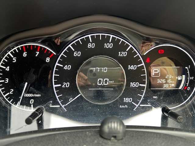 日産 ノート X DIG－S Vセレ +セーフ 東京都 2014(平26)年 3.3万km ダークメタルグレー 登録時走行32616km/純正メモリーナビ・フルセグTV/アラウンドビューモニターセット/・踏み間違い衝突防止アシスト/・アラウンドビューモニター/・コーナーセンサー/・ドアミラーヒーター/オートエアコン/エマージェンシーブレーキ/VDC/車線逸脱警報/アイドリングストップ/LEDライト/ETC/スマートキー/純正15インチAW/H28.29.30.R1.5.6年記録簿/保証書・取説/スペアキー