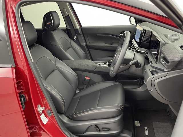 日産 オーラ G  90周年記念車 群馬県 2024(令6)年 0.2万km ガーネットレッド/スーパーブラック 2トーン 純正９型ナビ　全周囲カメラ　ＢＯＳＥサウンド　電子ミラー　ワイヤレス充電器　プロパイロット　アダプティブクルーズコントロール　ドラレコ　純正アルミホイール　オートブレーキホールド　ＬＥＤライト　禁煙
