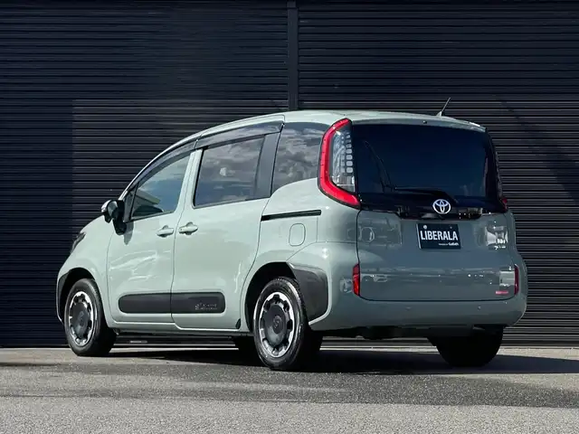 トヨタ シエンタ ハイブリッド Z 山梨県 2024(令6)年 1.9万km アーバンカーキ ワンオーナー/純正ナビ/　（フルセグ/Bluetooth）/4WD/バックカメラ/両側パワースライドドア/レーダークルーズコントロール/プリクラッシュセーフティ/BSM/シートヒーター/ステアリングヒーター/前後コーナーセンサー/LEDヘッドライト/ETC2.0/取説/保証書/スペアキー