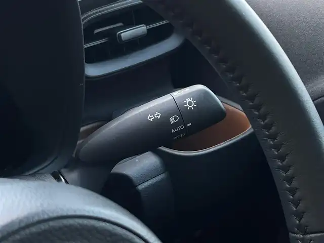 トヨタ シエンタ ハイブリッド Z 山梨県 2024(令6)年 1.9万km アーバンカーキ ワンオーナー/純正ナビ/　（フルセグ/Bluetooth）/4WD/バックカメラ/両側パワースライドドア/レーダークルーズコントロール/プリクラッシュセーフティ/BSM/シートヒーター/ステアリングヒーター/前後コーナーセンサー/LEDヘッドライト/ETC2.0/取説/保証書/スペアキー
