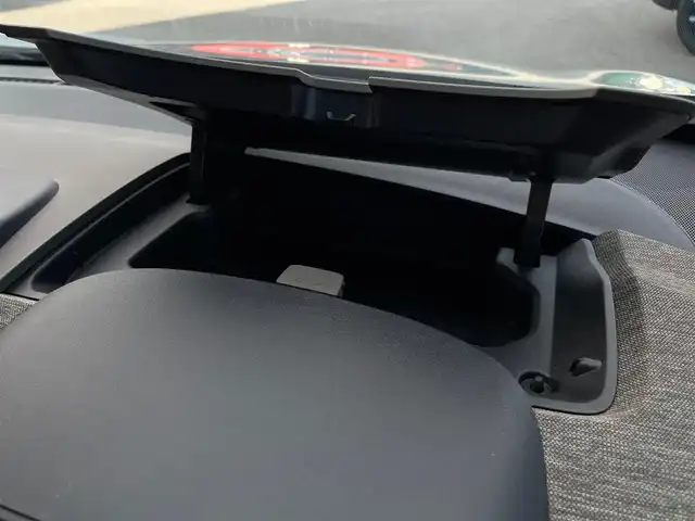 トヨタ シエンタ ハイブリッド Z 山梨県 2024(令6)年 1.9万km アーバンカーキ ワンオーナー/純正ナビ/　（フルセグ/Bluetooth）/4WD/バックカメラ/両側パワースライドドア/レーダークルーズコントロール/プリクラッシュセーフティ/BSM/シートヒーター/ステアリングヒーター/前後コーナーセンサー/LEDヘッドライト/ETC2.0/取説/保証書/スペアキー
