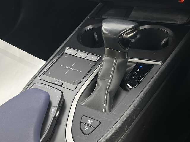レクサス ＵＸ 250h アーバンエレガンス 宮城県 2020(令2)年 7.3万km グラファイトブラックガラスフレーク ワンオーナー/Lexus Safety System/・プリクラッシュセーフティ	/・レーントレーシングアシスト/・ブラインドスポットモニター/・レーダークルーズコントロール	/・オートマチックハイビーム/・クリアランスソナー	/パノラミックビューモニター/純正10型DAナビ/・BT.USB.AUX.CD.DVD.SD.Miracast/フルセグTV/合皮シート/前席パワーシート/電動リアゲート/前席シートヒーター/ステアリングヒーター/AC1500W/革巻ステアリング/ステアリングスイッチ/ドライブレコーダー（FR）/ビルトインETC2.0/パドルシフト/LEDヘッドライト/LEDフォグランプ/電動パーキングブレーキ/プッシュスタート/スマートキー/純正エンジンスタータ/純正フロアマット/純正18inAW/横滑り防止装置/アイドリングストップ