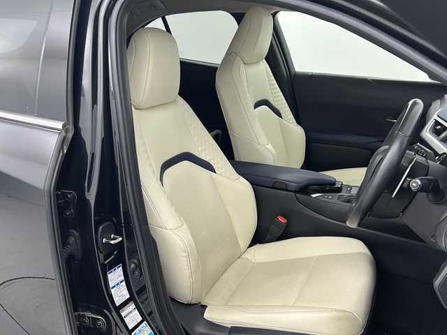 レクサス ＵＸ 250h アーバンエレガンス 宮城県 2020(令2)年 7.3万km グラファイトブラックガラスフレーク ワンオーナー/Lexus Safety System/・プリクラッシュセーフティ	/・レーントレーシングアシスト/・ブラインドスポットモニター/・レーダークルーズコントロール	/・オートマチックハイビーム/・クリアランスソナー	/パノラミックビューモニター/純正10型DAナビ/・BT.USB.AUX.CD.DVD.SD.Miracast/フルセグTV/合皮シート/前席パワーシート/電動リアゲート/前席シートヒーター/ステアリングヒーター/AC1500W/革巻ステアリング/ステアリングスイッチ/ドライブレコーダー（FR）/ビルトインETC2.0/パドルシフト/LEDヘッドライト/LEDフォグランプ/電動パーキングブレーキ/プッシュスタート/スマートキー/純正エンジンスタータ/純正フロアマット/純正18inAW/横滑り防止装置/アイドリングストップ