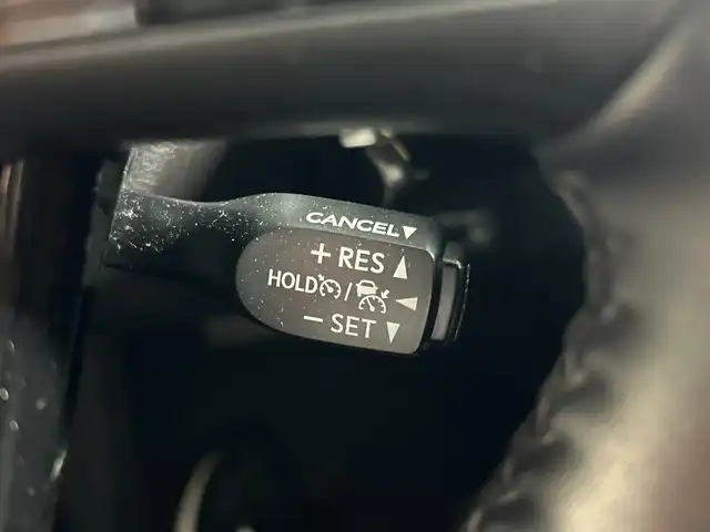 トヨタ プリウス S 福岡県 2019(平31)年 8.4万km ホワイトパールクリスタルシャイン 禁煙車/純正メモリナビ/・CD/SD/BT/ワンセグTV/・バックモニター/トヨタセーフティセンス/モデリスタエアロ/クリアランスソナー/革巻きステアリング/・ステアリングリモコン/LEDヘッドライト/・オートライト/ETC/純正フロアマット/純正ドアバイザー
