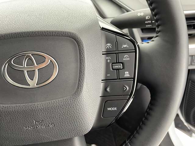 トヨタ プリウス Z 千葉県 2023(令5)年 3万km プラチナホワイトパールマイカ 全方位カメラ/ビルトインＥＴＣ２．０/エアシート/パワーシート/シートヒーター/メモリーシート/純正ディスプレイオーディオ/ステアリングヒーター/パワーバックドア/純正フロアマット/純正アルミホイール/トヨタセーフティーセンス/プリクラッシュセーフティー/レーンディパーチャーアラート/クリアランスソナー/レーダークルーズコントロール/オートハイビーム/プッシュスタート/スマートキー/ステアリングスイッチ/フォグランプ/ウィンカーミラー