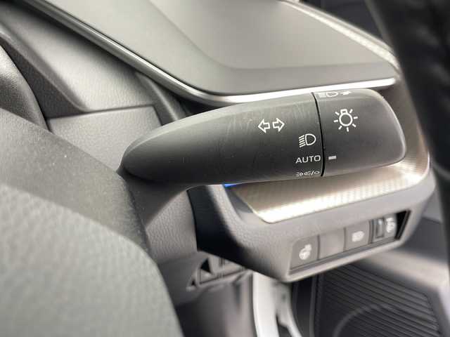 トヨタ プリウス Z 千葉県 2023(令5)年 3万km プラチナホワイトパールマイカ 全方位カメラ/ビルトインＥＴＣ２．０/エアシート/パワーシート/シートヒーター/メモリーシート/純正ディスプレイオーディオ/ステアリングヒーター/パワーバックドア/純正フロアマット/純正アルミホイール/トヨタセーフティーセンス/プリクラッシュセーフティー/レーンディパーチャーアラート/クリアランスソナー/レーダークルーズコントロール/オートハイビーム/プッシュスタート/スマートキー/ステアリングスイッチ/フォグランプ/ウィンカーミラー