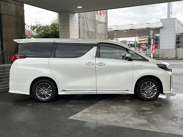 トヨタ アルファードハイブリット エグゼクティブ ラウンジ S 京都府 2018(平30)年 8万km ホワイトパールクリスタルシャイン メーカーOPナビ/フルセグテレビ/JBLサウンドシステム/後席モニター/ホワイトレザーシート/サンルーフ/前後シートヒーター/前後シートベンチレーション/トヨタセーフティセンス/プリクラッシュセーフティ/レーンキープアシスト/レーダークルーズコントロール/ロードサインアシスト/オートマチックハイビーム/クリアランスソナー/パーキングサポートブレーキ/ブラインドスポットモニター/リア・クロストラフィックアラート/ITS connect/パノラミックビューモニター/オートホールド/100V電源/HDMI/コーナーセンサー/ビルトインETC2.0/クルーズコントロール/スマートキー/ドライブレコーダー/ウィンカーミラー/電格ミラー/プッシュスタート/W＋サイドエアバッグ/カーテンエアバック