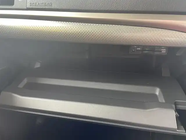 レクサス ＣＴ 200h Fスポーツ Xライン 和歌山県 2015(平27)年 8.2万km ブラック ハイブリッド車/サンルーフ/純正ＳＤナビ/（CD/DVD/BD/BT/フルセグ/FM/AM/MSV）/バックカメラ/レーダークルーズコントロール/LEDヘッドライト/ハーフレザーシート/シートヒーター/純正17インチアルミホイール/スマートキー/ETC