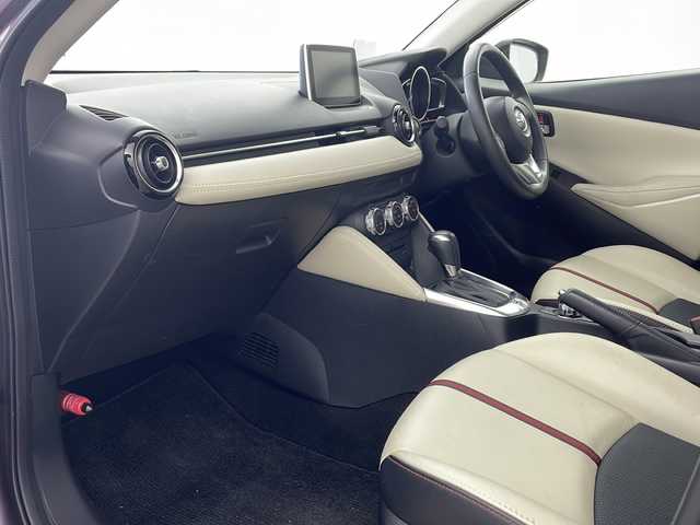 マツダ デミオ 13S Lパッケージ 兵庫県 2014(平26)年 4.7万km スモーキーローズマイカ ・純正ナビ＆Bluetooth＆CD/DVD＆USB＆TV/・バックカメラ/・前方ドライブレコーダー/・純正フロアマット/・ハーフレザーシート/・純正15インチアルミホイール/・ABS/・横滑り防止機能/・盗難防止装置/・オートライト/・LEDヘッドライト/・W＋サイドエアバック/・MTモード付AT/・アイドリングストップ/・スマートキー/・AACエアコン