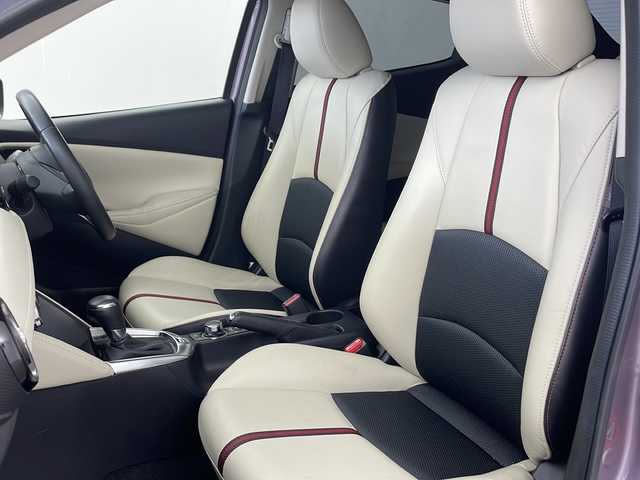 マツダ デミオ 13S Lパッケージ 兵庫県 2014(平26)年 4.7万km スモーキーローズマイカ ・純正ナビ＆Bluetooth＆CD/DVD＆USB＆TV/・バックカメラ/・前方ドライブレコーダー/・純正フロアマット/・ハーフレザーシート/・純正15インチアルミホイール/・ABS/・横滑り防止機能/・盗難防止装置/・オートライト/・LEDヘッドライト/・W＋サイドエアバック/・MTモード付AT/・アイドリングストップ/・スマートキー/・AACエアコン
