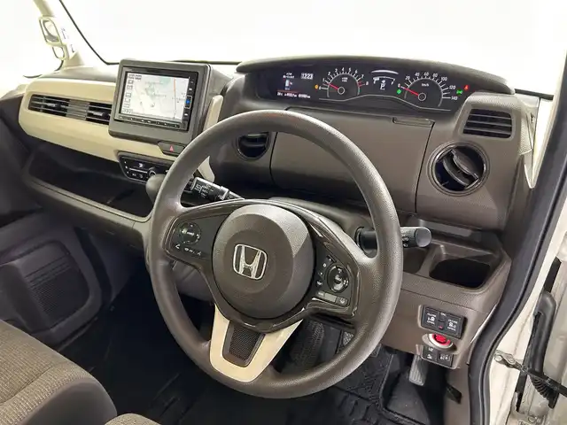 ホンダ Ｎ ＢＯＸ EX 佐賀県 2021(令3)年 1.6万km プラチナホワイトパール 純正7型ナビ/AM/FM/CD/DVD/フルセグ/USB/Bluetooth/両側パワースライドドア/ホンダセンシング/衝突軽減システム/踏み間違い防止装置/衝突軽減システム/アダプティブクルーズコントロール/レーンアシスト/オートハイビーム/横滑り防止装置/コーナーセンサー/アイドリングストップ/シートヒーター/ロールサンシェード/チップアップリヤシート/ステアリングスイッチ/バックカメラ/ETC/純正14インチアルミホイール