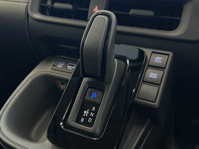 トヨタ シエンタ ハイブリッド Z 岐阜県 2023(令5)年 1.9万km ブラック 純正ディスプレイオーディオ/パノラミックビューモニター/連動前後ドライブレコーダー/トヨタセーフティセンス/レーダークルーズコントロール/ETC2.0/両側電動スライドドア/フルセグ視聴/Bluetooth/LEDヘッドライト/オートハイビーム/クリアランスソナー/ブラインドスポットモニター/純正フロアマット/AC100V/USBポート/プッシュスタート/スマートキー/スペアキー/取扱説明書・記録簿